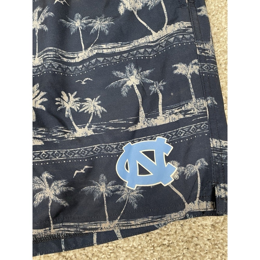 Colosseum Men's North Carolina Tar Heels Palm Trees Swim Trunks Size XL - Picture 2 of 6